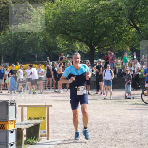 08.09.2024 - Stadtparktriathlon Luisa Fischer http://msf.ph/oto/7000255 08.09.2024 12:06:20 Ziel 495, 525 meine-sportfotos.de