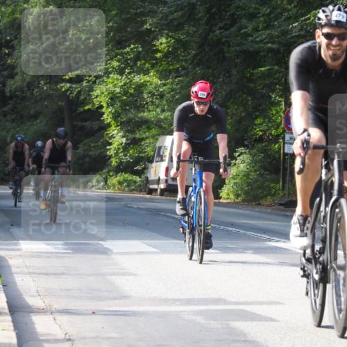 08.09.2024 - Stadtparktriathlon Zöllner http://msf.ph/oto/7000274 08.09.2024 11:03:11 Radfahren 368, 398, 411, 427, 456, 465, 479, 493, 550 meine-sportfotos.de