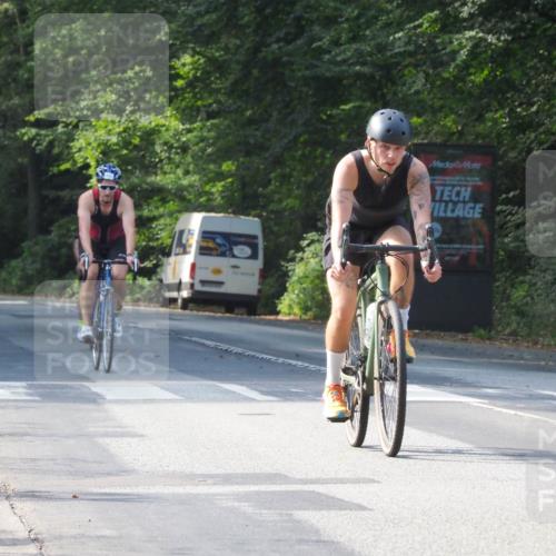 08.09.2024 - Stadtparktriathlon Zöllner http://msf.ph/oto/7000283 08.09.2024 11:03:14 Radfahren 398, 411, 427, 456, 465, 479, 550 meine-sportfotos.de