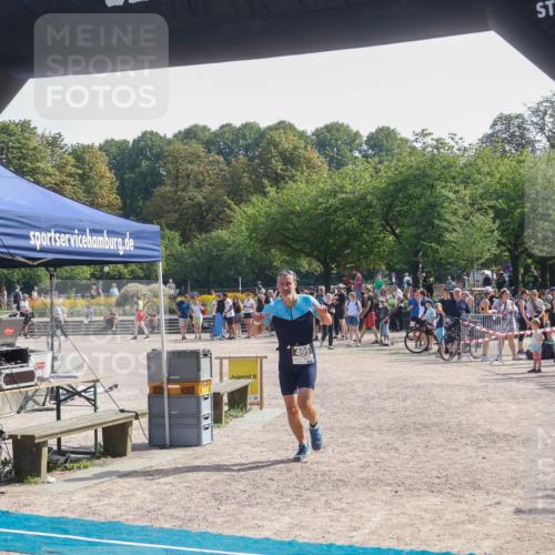 08.09.2024 - Stadtparktriathlon Luisa Fischer http://msf.ph/oto/7000284 08.09.2024 12:06:22 Ziel 495 meine-sportfotos.de