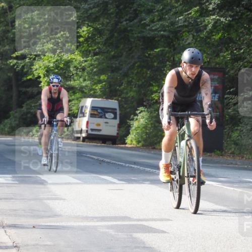 08.09.2024 - Stadtparktriathlon Zöllner http://msf.ph/oto/7000287 08.09.2024 11:03:14 Radfahren 398, 411, 427, 456, 465, 479, 550 meine-sportfotos.de