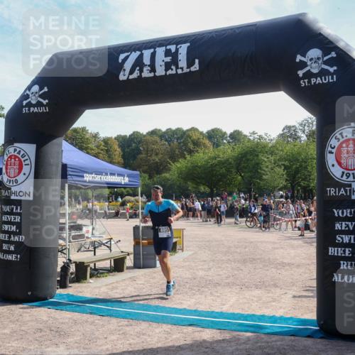 08.09.2024 - Stadtparktriathlon Luisa Fischer http://msf.ph/oto/7000297 08.09.2024 12:06:22 Ziel 495 meine-sportfotos.de