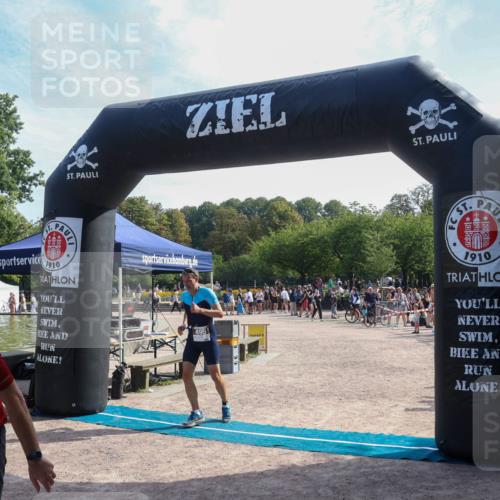 08.09.2024 - Stadtparktriathlon Luisa Fischer http://msf.ph/oto/7000302 08.09.2024 12:06:23 Ziel 495 meine-sportfotos.de