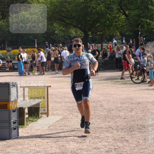 08.09.2024 - Stadtparktriathlon Luisa Fischer http://msf.ph/oto/7000475 08.09.2024 12:07:00 Ziel 487 meine-sportfotos.de