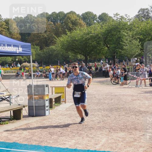 08.09.2024 - Stadtparktriathlon Luisa Fischer http://msf.ph/oto/7000491 08.09.2024 12:07:01 Ziel 487 meine-sportfotos.de