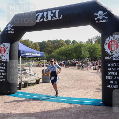 08.09.2024 - Stadtparktriathlon Luisa Fischer http://msf.ph/oto/7000509 08.09.2024 12:07:01 Ziel 487 meine-sportfotos.de