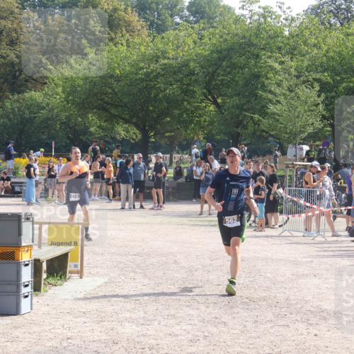 08.09.2024 - Stadtparktriathlon Luisa Fischer http://msf.ph/oto/7000551 08.09.2024 12:07:14 Ziel 519, 527, 562 meine-sportfotos.de