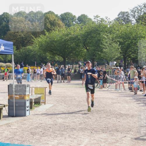 08.09.2024 - Stadtparktriathlon Luisa Fischer http://msf.ph/oto/7000556 08.09.2024 12:07:14 Ziel 519, 527, 562 meine-sportfotos.de