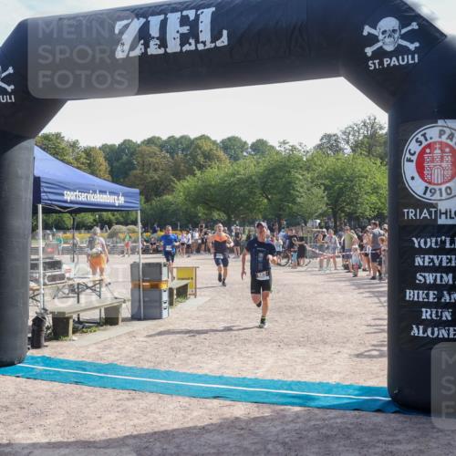 08.09.2024 - Stadtparktriathlon Luisa Fischer http://msf.ph/oto/7000569 08.09.2024 12:07:15 Ziel 519, 527, 562 meine-sportfotos.de