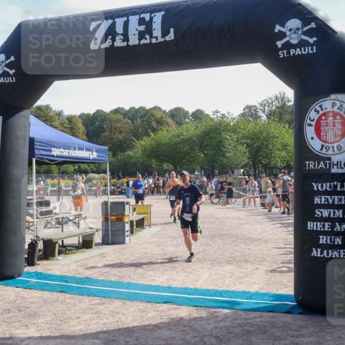 08.09.2024 - Stadtparktriathlon Luisa Fischer http://msf.ph/oto/7000578 08.09.2024 12:07:15 Ziel 519, 527, 562 meine-sportfotos.de