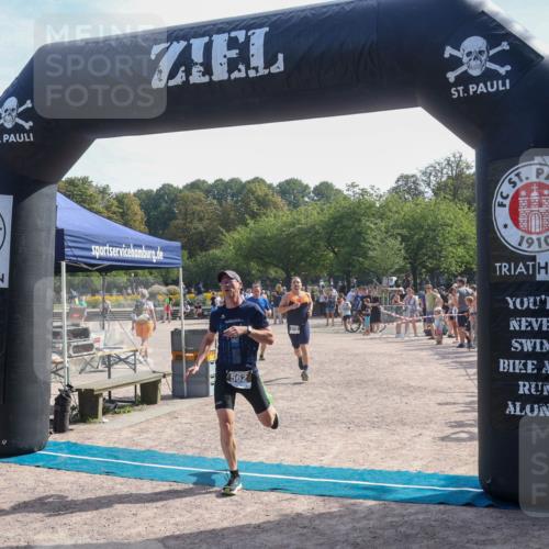 08.09.2024 - Stadtparktriathlon Luisa Fischer http://msf.ph/oto/7000597 08.09.2024 12:07:16 Ziel 519, 527, 562 meine-sportfotos.de