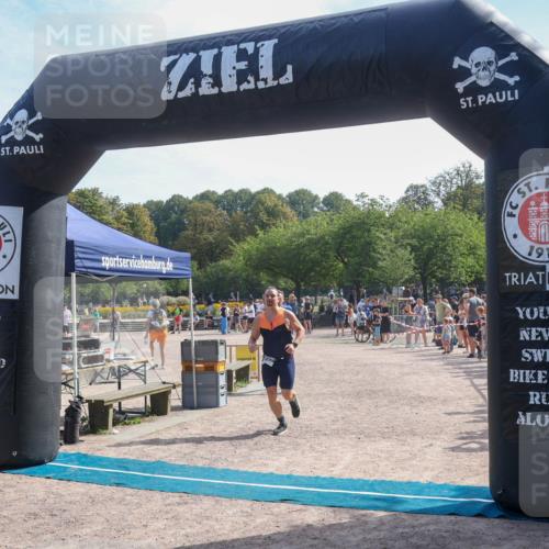08.09.2024 - Stadtparktriathlon Luisa Fischer http://msf.ph/oto/7000621 08.09.2024 12:07:17 Ziel 519, 527, 562 meine-sportfotos.de