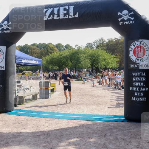 08.09.2024 - Stadtparktriathlon Luisa Fischer http://msf.ph/oto/7000881 08.09.2024 12:09:22 Ziel 470 meine-sportfotos.de