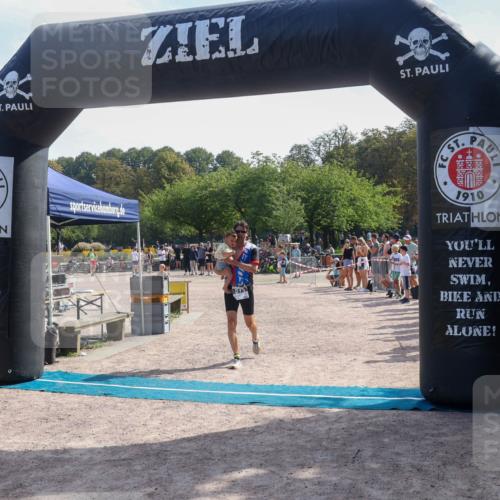 08.09.2024 - Stadtparktriathlon Luisa Fischer http://msf.ph/oto/7000957 08.09.2024 12:09:33 Ziel 513 meine-sportfotos.de
