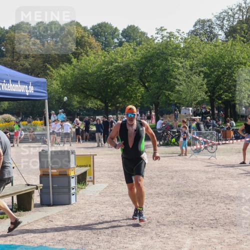 08.09.2024 - Stadtparktriathlon Luisa Fischer http://msf.ph/oto/7001028 08.09.2024 12:10:09 Ziel 494 meine-sportfotos.de
