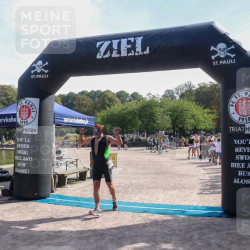 08.09.2024 - Stadtparktriathlon Luisa Fischer http://msf.ph/oto/7001063 08.09.2024 12:10:10 Ziel 494 meine-sportfotos.de