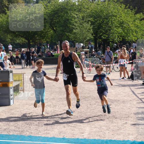 08.09.2024 - Stadtparktriathlon Luisa Fischer http://msf.ph/oto/7001188 08.09.2024 12:11:24 Ziel 469, 484 meine-sportfotos.de