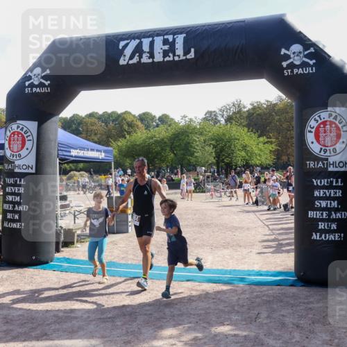 08.09.2024 - Stadtparktriathlon Luisa Fischer http://msf.ph/oto/7001210 08.09.2024 12:11:25 Ziel 469, 484 meine-sportfotos.de