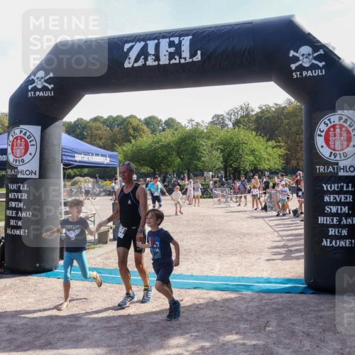 08.09.2024 - Stadtparktriathlon Luisa Fischer http://msf.ph/oto/7001217 08.09.2024 12:11:26 Ziel 469, 484 meine-sportfotos.de