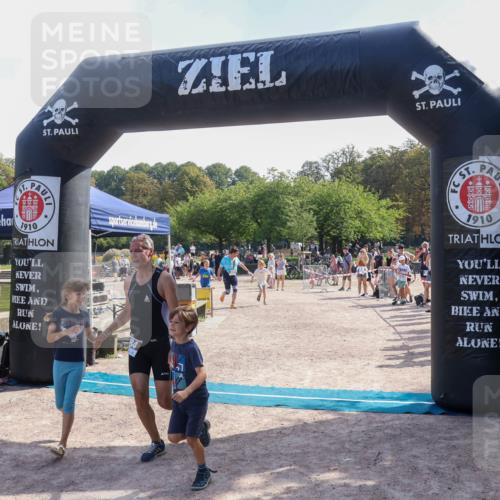 08.09.2024 - Stadtparktriathlon Luisa Fischer http://msf.ph/oto/7001225 08.09.2024 12:11:26 Ziel 469, 484 meine-sportfotos.de