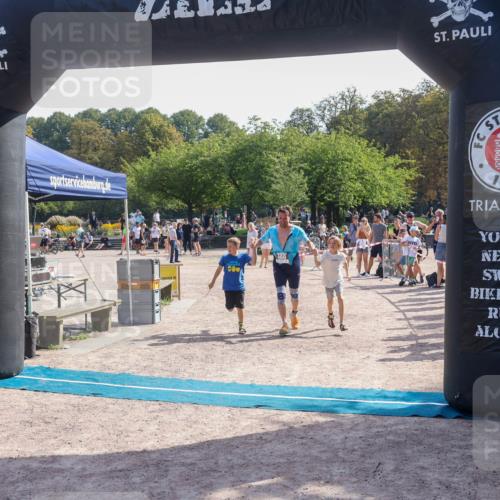 08.09.2024 - Stadtparktriathlon Luisa Fischer http://msf.ph/oto/7001264 08.09.2024 12:11:28 Ziel 469, 484 meine-sportfotos.de