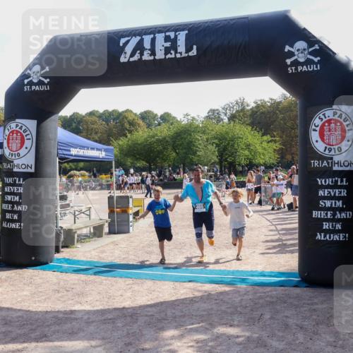 08.09.2024 - Stadtparktriathlon Luisa Fischer http://msf.ph/oto/7001281 08.09.2024 12:11:29 Ziel 469, 484 meine-sportfotos.de