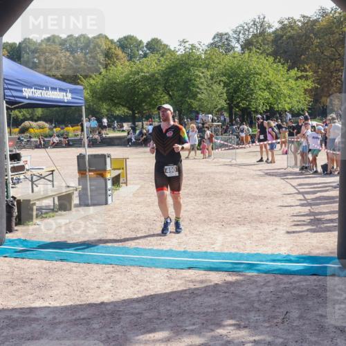 08.09.2024 - Stadtparktriathlon Luisa Fischer http://msf.ph/oto/7001334 08.09.2024 12:12:55 Ziel 490 meine-sportfotos.de