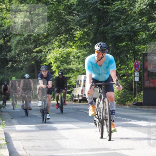 08.09.2024 - Stadtparktriathlon Zöllner http://msf.ph/oto/7001390 08.09.2024 11:09:12 Radfahren 372, 381, 417, 422, 440, 447, 469, 472, 498, 527, 562 meine-sportfotos.de