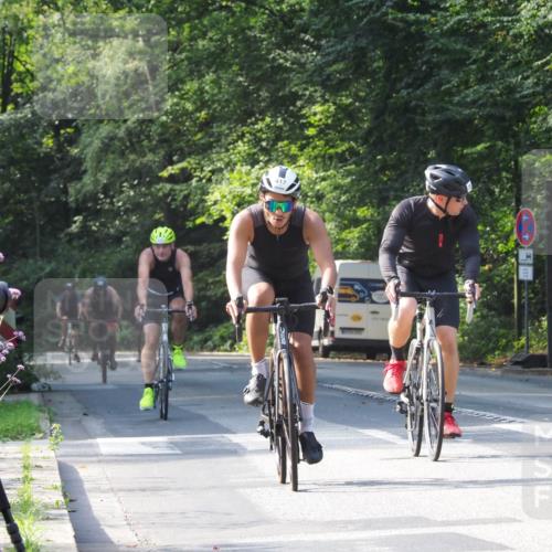 08.09.2024 - Stadtparktriathlon Zöllner http://msf.ph/oto/7001398 08.09.2024 11:09:15 Radfahren 372, 381, 417, 422, 440, 469, 472, 498, 527, 562 meine-sportfotos.de