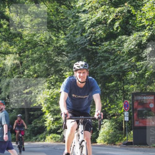 08.09.2024 - Stadtparktriathlon Zöllner http://msf.ph/oto/7001415 08.09.2024 11:09:25 Radfahren 422, 458, 472, 478, 493, 535, 550 meine-sportfotos.de