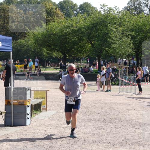 08.09.2024 - Stadtparktriathlon Luisa Fischer http://msf.ph/oto/7001459 08.09.2024 12:14:23 Ziel 497 meine-sportfotos.de