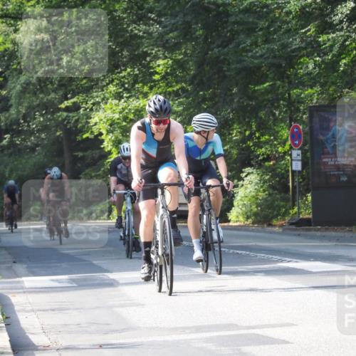 08.09.2024 - Stadtparktriathlon Zöllner http://msf.ph/oto/7001465 08.09.2024 11:09:33 Radfahren 393, 445, 458, 479, 484, 493, 535, 537, 550 meine-sportfotos.de