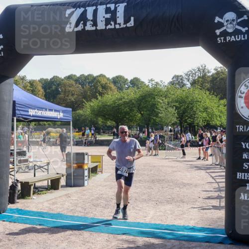 08.09.2024 - Stadtparktriathlon Luisa Fischer http://msf.ph/oto/7001470 08.09.2024 12:14:24 Ziel 497 meine-sportfotos.de