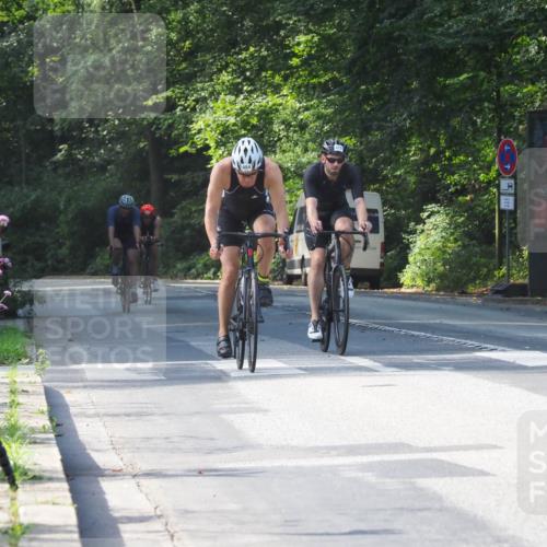 08.09.2024 - Stadtparktriathlon Zöllner http://msf.ph/oto/7001492 08.09.2024 11:09:36 Radfahren 393, 445, 458, 479, 484, 493, 535, 537, 550 meine-sportfotos.de