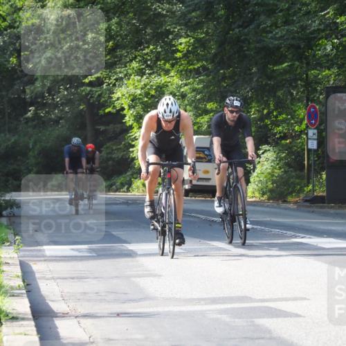 08.09.2024 - Stadtparktriathlon Zöllner http://msf.ph/oto/7001499 08.09.2024 11:09:36 Radfahren 393, 445, 458, 479, 484, 493, 535, 537, 550 meine-sportfotos.de
