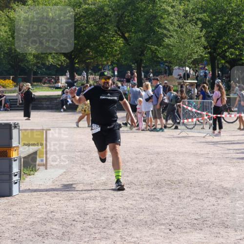 08.09.2024 - Stadtparktriathlon Luisa Fischer http://msf.ph/oto/7001506 08.09.2024 12:15:15 Ziel 463 meine-sportfotos.de