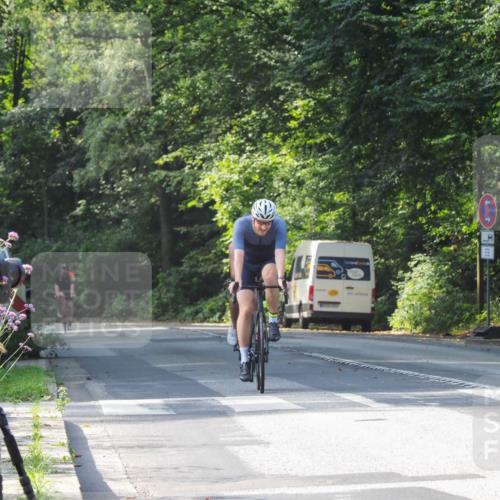 08.09.2024 - Stadtparktriathlon Zöllner http://msf.ph/oto/7001524 08.09.2024 11:09:39 Radfahren 393, 445, 458, 479, 484, 493, 537 meine-sportfotos.de