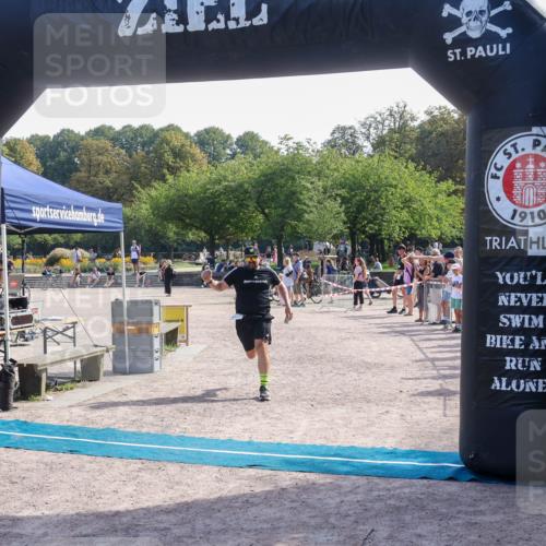 08.09.2024 - Stadtparktriathlon Luisa Fischer http://msf.ph/oto/7001525 08.09.2024 12:15:15 Ziel 463 meine-sportfotos.de