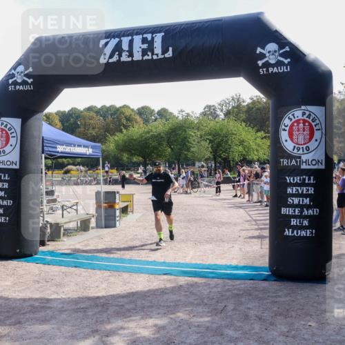 08.09.2024 - Stadtparktriathlon Luisa Fischer http://msf.ph/oto/7001529 08.09.2024 12:15:16 Ziel 463 meine-sportfotos.de