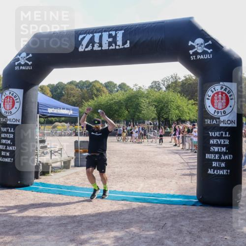 08.09.2024 - Stadtparktriathlon Luisa Fischer http://msf.ph/oto/7001545 08.09.2024 12:15:16 Ziel 463 meine-sportfotos.de