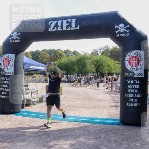 08.09.2024 - Stadtparktriathlon Luisa Fischer http://msf.ph/oto/7001551 08.09.2024 12:15:17 Ziel 463 meine-sportfotos.de