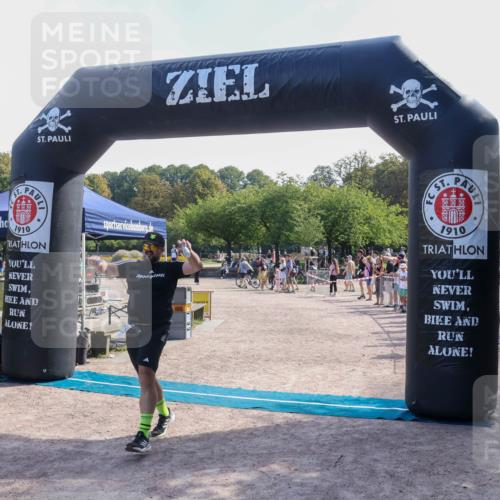 08.09.2024 - Stadtparktriathlon Luisa Fischer http://msf.ph/oto/7001558 08.09.2024 12:15:17 Ziel 463 meine-sportfotos.de
