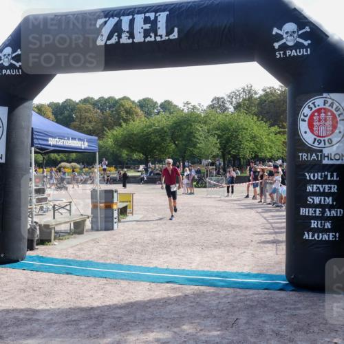 08.09.2024 - Stadtparktriathlon Luisa Fischer http://msf.ph/oto/7001596 08.09.2024 12:15:28 Ziel 509 meine-sportfotos.de