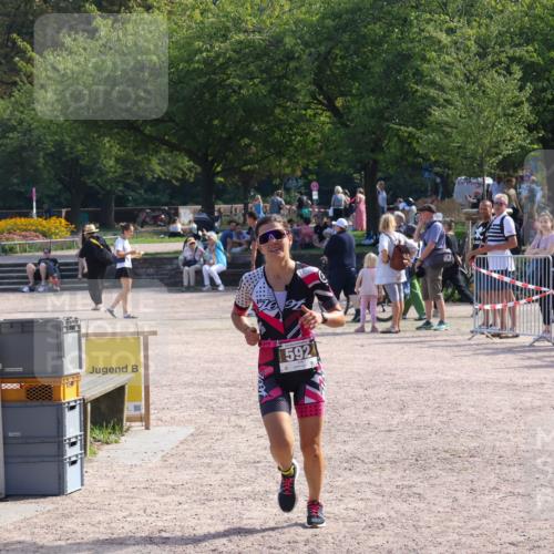 08.09.2024 - Stadtparktriathlon Luisa Fischer http://msf.ph/oto/7001650 08.09.2024 12:17:03 Ziel 592 meine-sportfotos.de