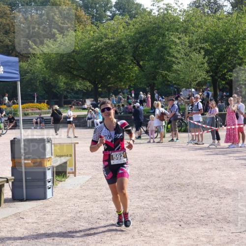 08.09.2024 - Stadtparktriathlon Luisa Fischer http://msf.ph/oto/7001654 08.09.2024 12:17:04 Ziel 592 meine-sportfotos.de