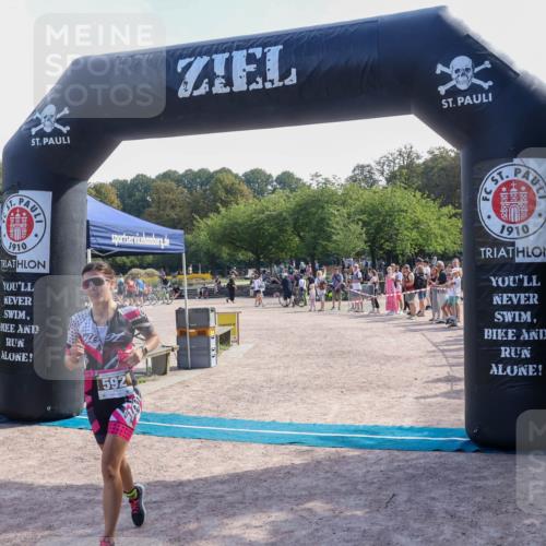 08.09.2024 - Stadtparktriathlon Luisa Fischer http://msf.ph/oto/7001682 08.09.2024 12:17:05 Ziel 592 meine-sportfotos.de