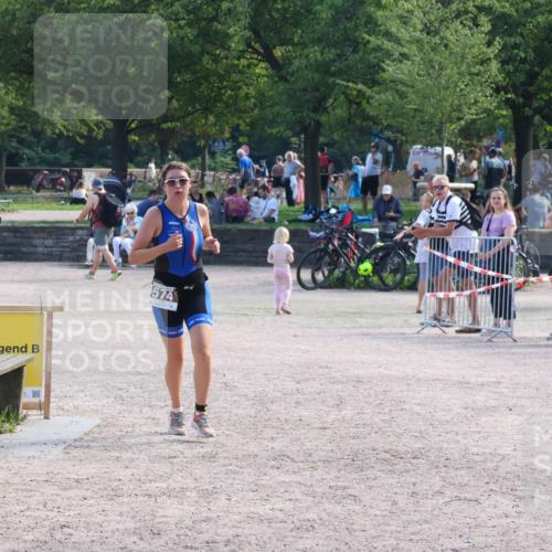 08.09.2024 - Stadtparktriathlon Luisa Fischer http://msf.ph/oto/7001689 08.09.2024 12:17:45 Ziel 574 meine-sportfotos.de