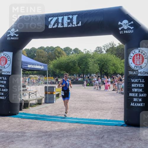 08.09.2024 - Stadtparktriathlon Luisa Fischer http://msf.ph/oto/7001723 08.09.2024 12:17:47 Ziel 574 meine-sportfotos.de