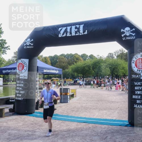 08.09.2024 - Stadtparktriathlon Luisa Fischer http://msf.ph/oto/7001771 08.09.2024 12:18:44 Ziel 571 meine-sportfotos.de