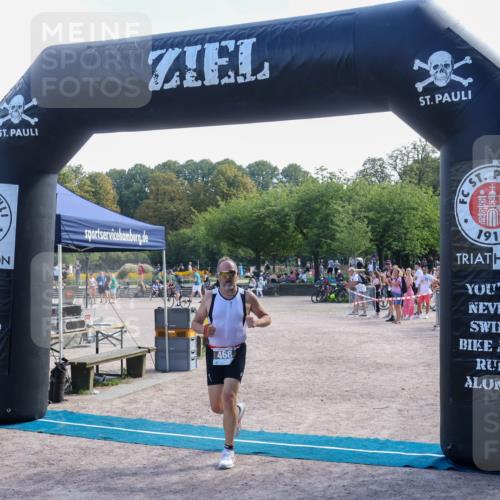 08.09.2024 - Stadtparktriathlon Luisa Fischer http://msf.ph/oto/7001877 08.09.2024 12:19:34 Ziel 468 meine-sportfotos.de